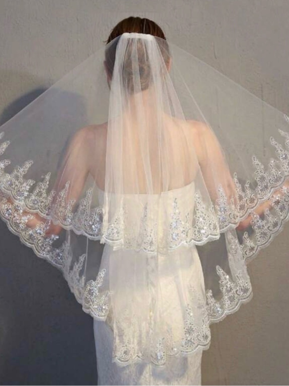 2 Veils - Picture 2 of 6